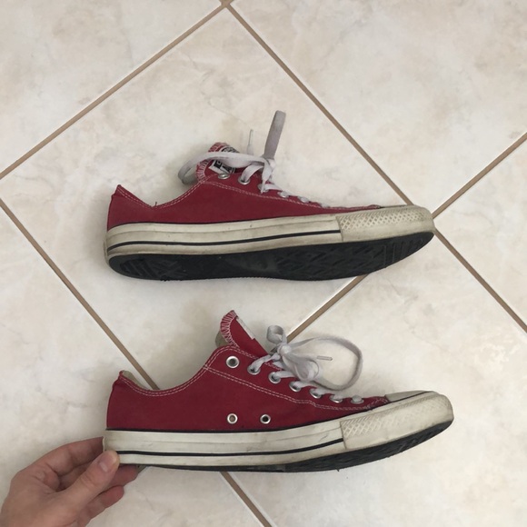 Mens Red low top converse - Picture 5 of 14